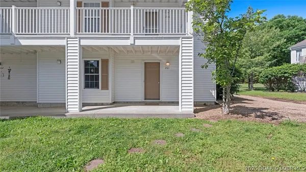 $189,000 | 100 Osage Hills Road, Unit 201, Lake Ozark, MO 65049