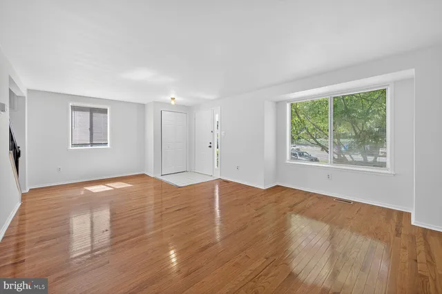 $3,400 | 7827 Archbold Terrace, Cabin John, MD 20818