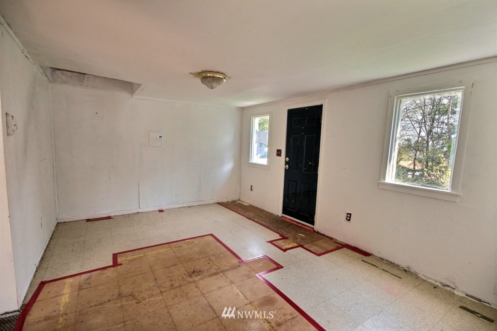 1341 Morgan Road Bremerton, WA 98312 - Photo 2 of 11 Gallery Image 2