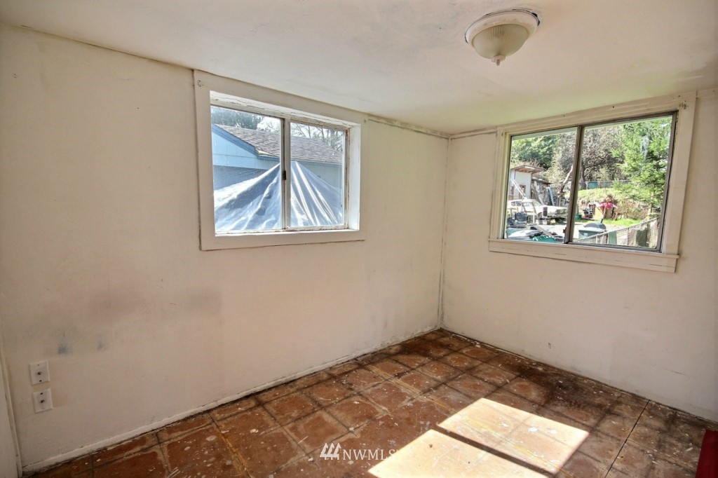 1341 Morgan Road Bremerton, WA 98312 - Photo 10 of 11 Gallery Image 10