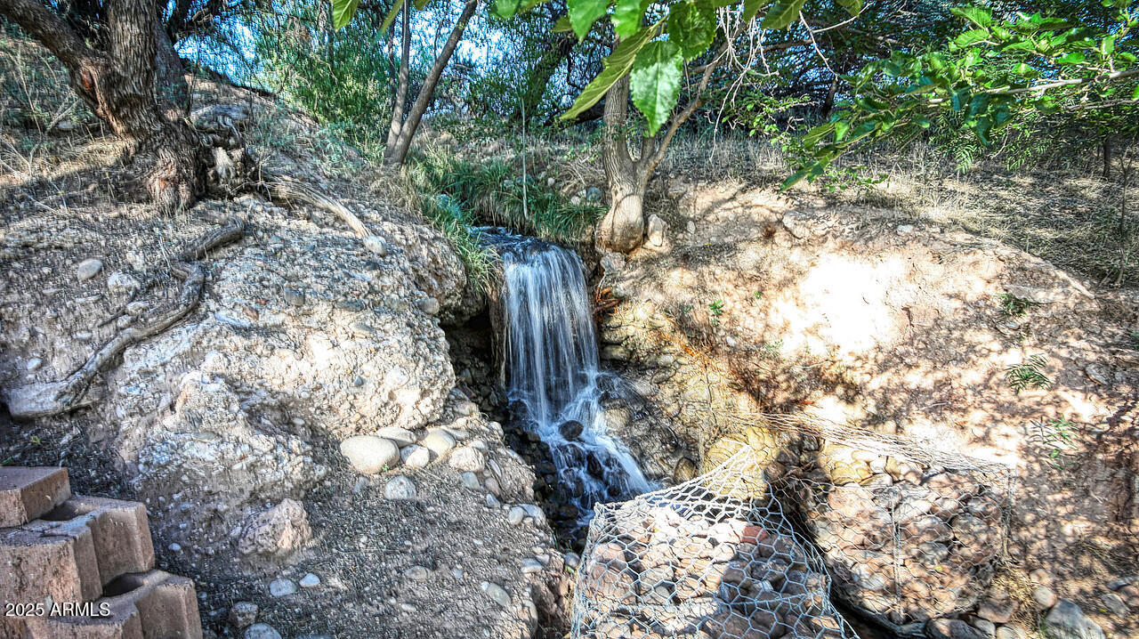 275 South Bonito Ranch Loop, Unit 25 Cornville, AZ 86325 - Photo 19 of 27 a backyard of a house