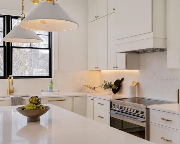 $1,985,000 | 710 Watertown Street, Unit 710, Newton, MA 02460