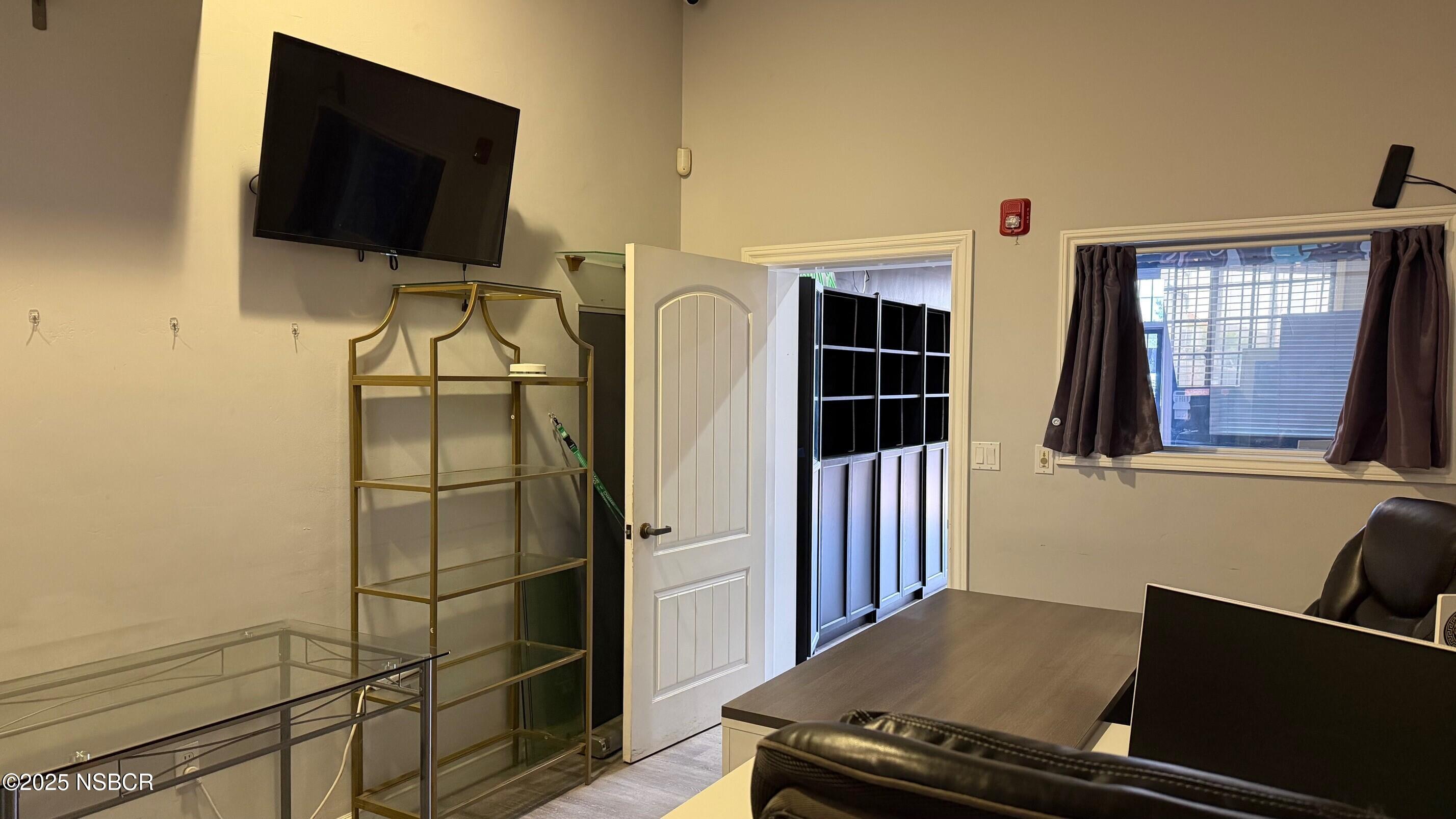 126 South H Street Lompoc, CA 93436 - Photo 6 of 12 Office