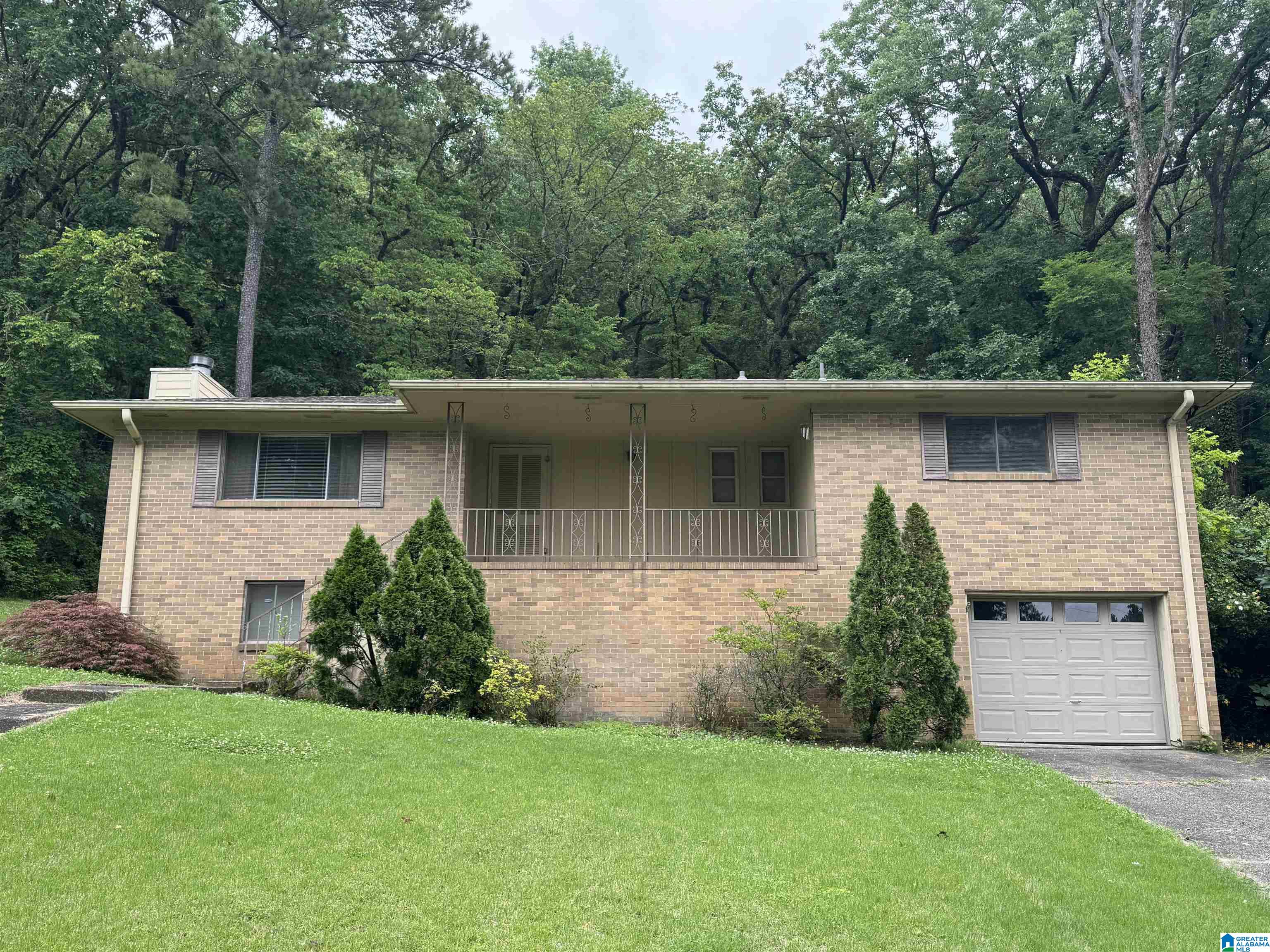 907 Barnisdale Road Birmingham, AL 35235 - Photo 1 of 19