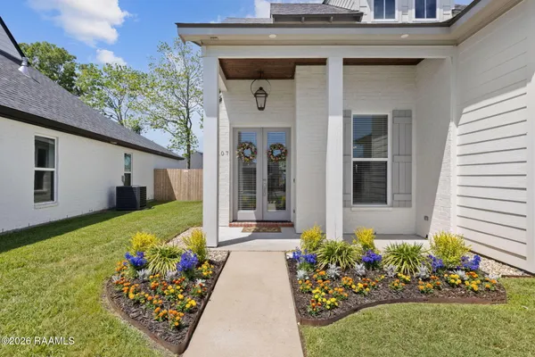 $360,000 | 107 Lakes Edge Drive, Broussard, LA 70518