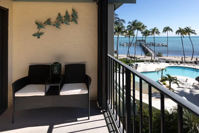 $1,199,000 | 83201 Old Highway, Unit 405, Islamorada, FL 33036
