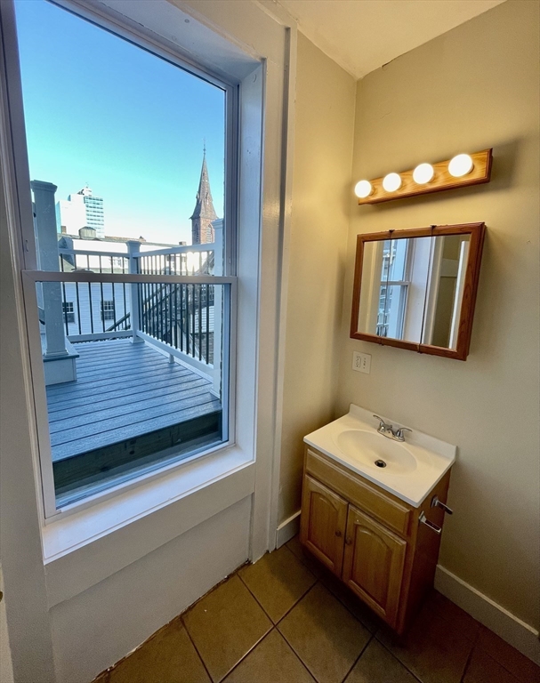 5 Ashland Street Worcester, MA 01609 - Photo 6 of 19