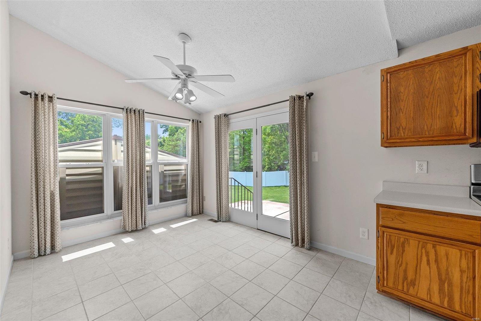 23 Oakshadow Court St. Peters, MO 63376 - Photo 12 of 33