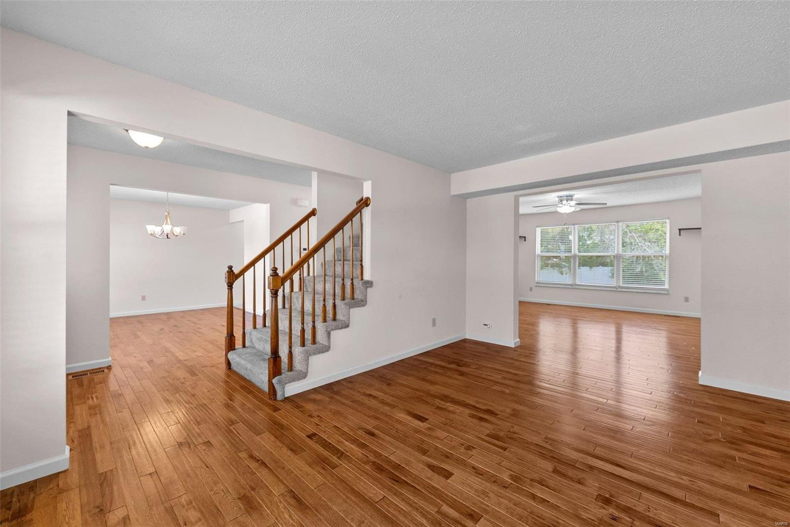 23 Oakshadow Court St. Peters, MO 63376 - Photo 2 of 33