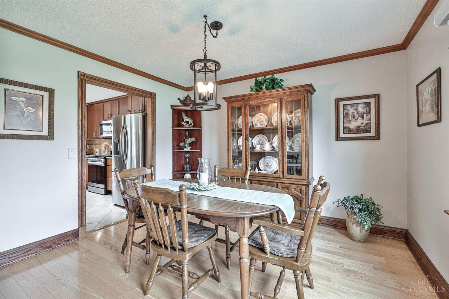 4663 Rustic Way Cincinnati, OH 45245 - Photo 12 of 56 Gallery Image 12