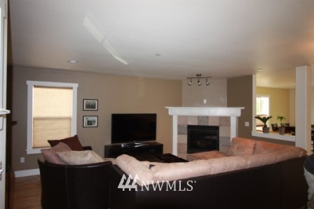 1337 Foreman Road DuPont, WA 98327 - Photo 2 of 12