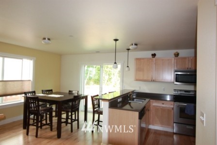1337 Foreman Road DuPont, WA 98327 - Photo 3 of 12