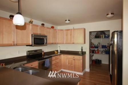 1337 Foreman Road DuPont, WA 98327 - Photo 4 of 12