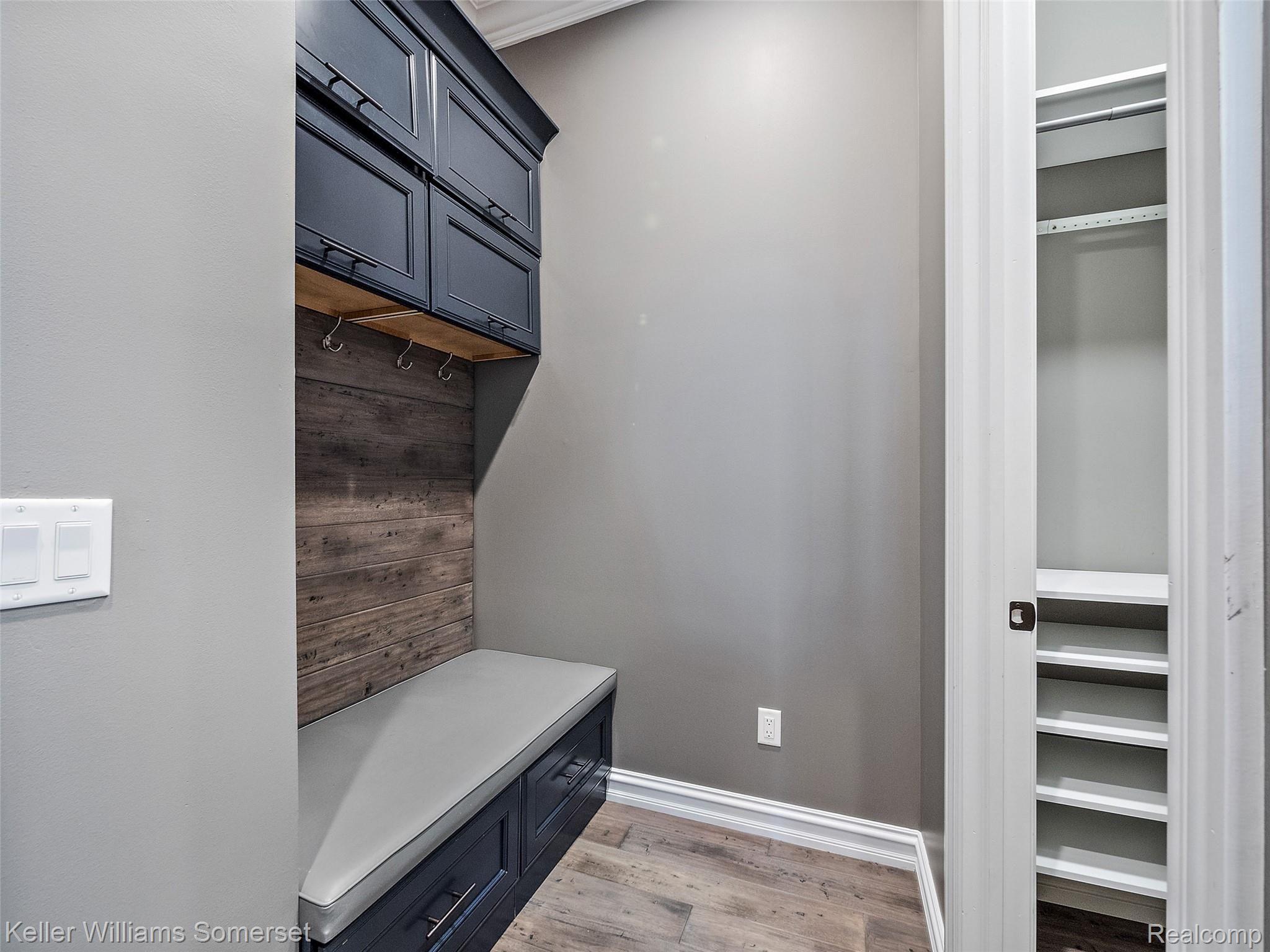 6097 Evanswood Road Troy, MI 48085 - Photo 24 of 86 22.jpg