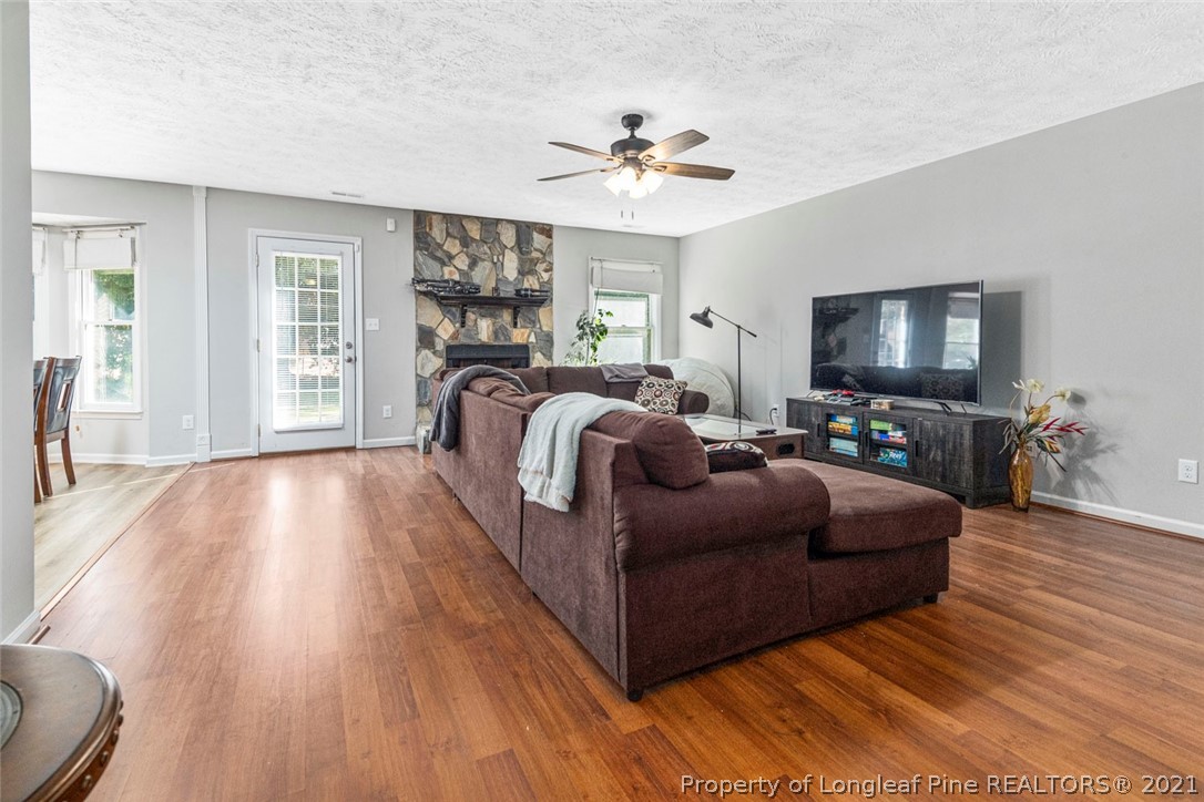 412 Old Farm Road Fayetteville, NC 28314 - Photo 8 of 34 Gallery Image 8