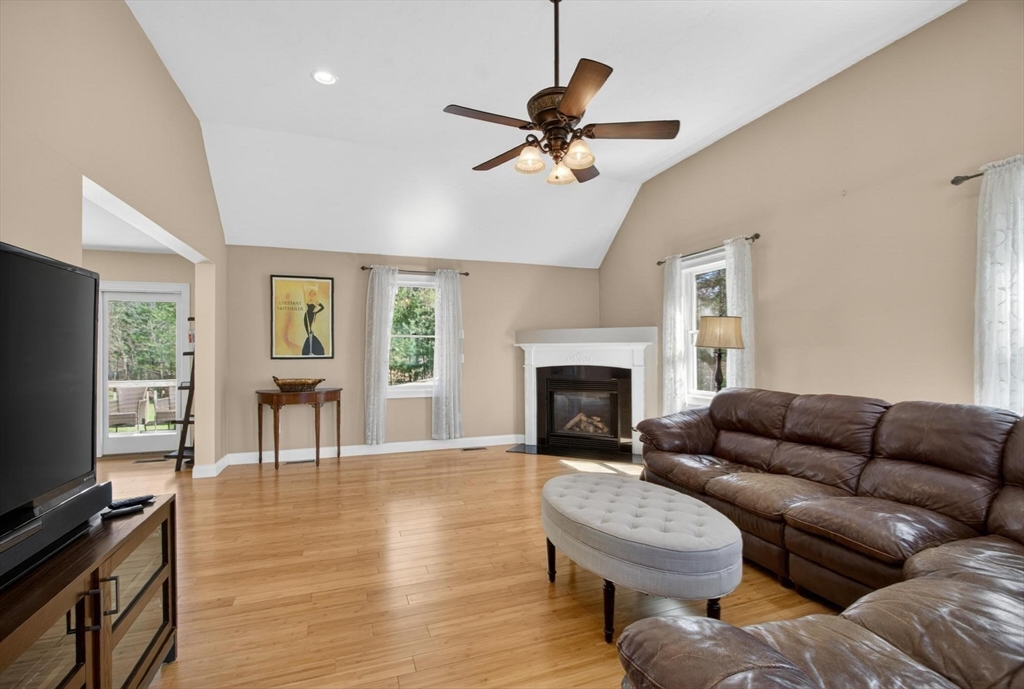 7 Tenney Road Westford, MA 01886 - Photo 16 of 42