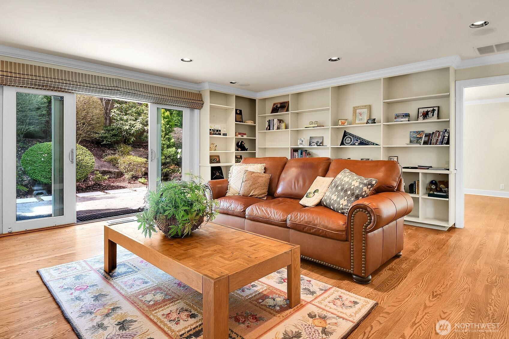 2209 38th Place East Seattle, WA 98112 - Photo 11 of 33