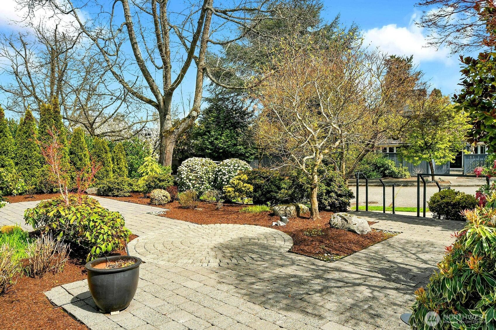 2209 38th Place East Seattle, WA 98112 - Photo 25 of 33