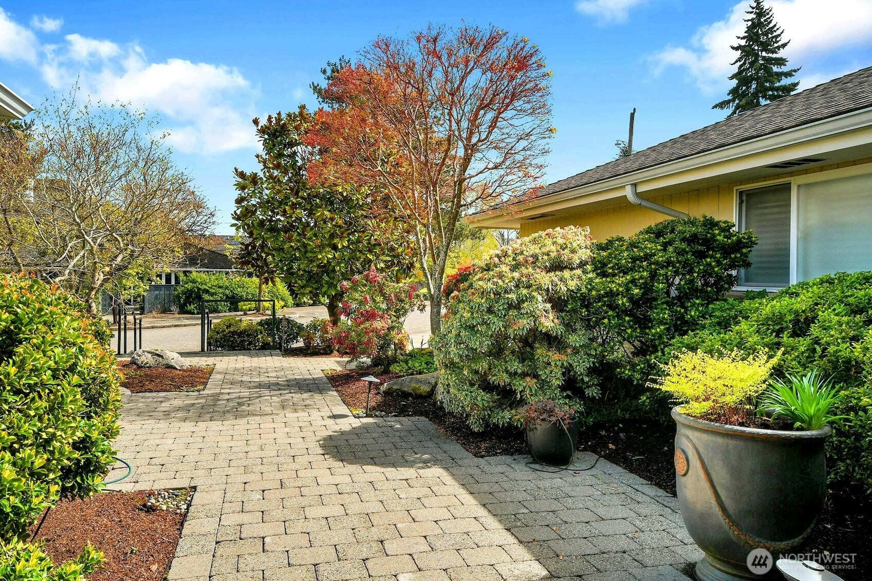 2209 38th Place East Seattle, WA 98112 - Photo 27 of 33