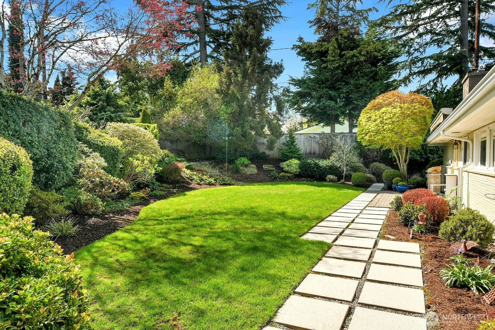 2209 38th Place East Seattle, WA 98112 - Photo 30 of 33