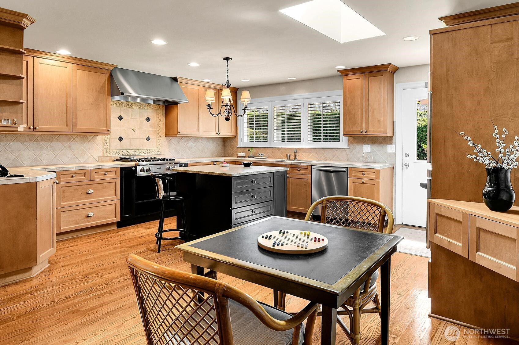 2209 38th Place East Seattle, WA 98112 - Photo 4 of 33