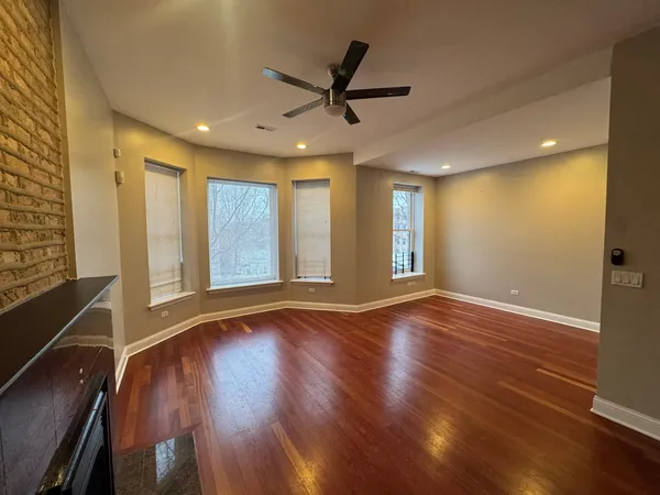 $2,000 | 4518 South Indiana Avenue, Unit 2, Chicago, IL 60653