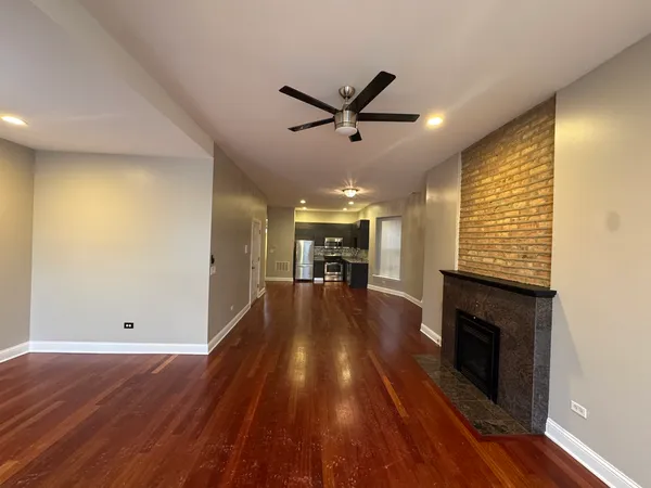 $2,000 | 4518 South Indiana Avenue, Unit 2, Chicago, IL 60653