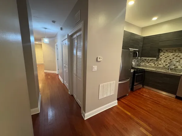$2,000 | 4518 South Indiana Avenue, Unit 2, Chicago, IL 60653