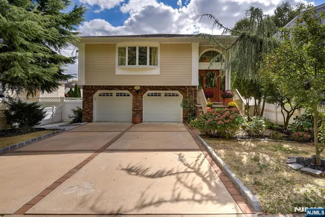 $775,000 | 204 Gilbert Avenue, Elmwood Park, NJ 07407