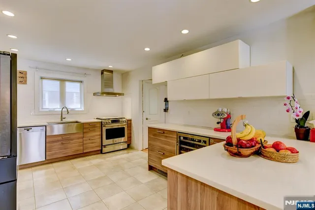 $775,000 | 204 Gilbert Avenue, Elmwood Park, NJ 07407