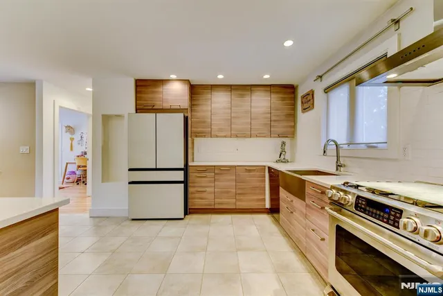 $775,000 | 204 Gilbert Avenue, Elmwood Park, NJ 07407