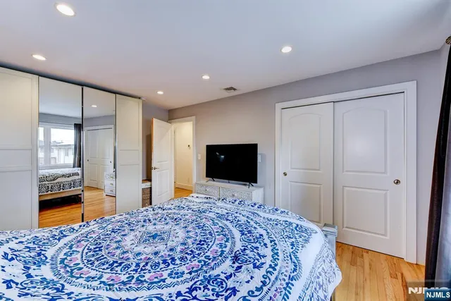 $775,000 | 204 Gilbert Avenue, Elmwood Park, NJ 07407