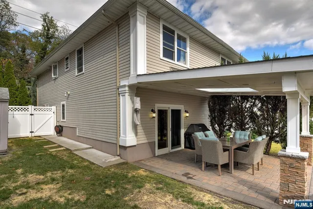 $775,000 | 204 Gilbert Avenue, Elmwood Park, NJ 07407