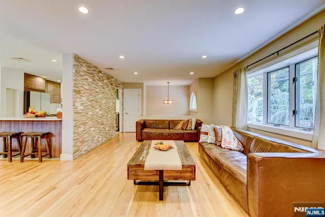 $775,000 | 204 Gilbert Avenue, Elmwood Park, NJ 07407