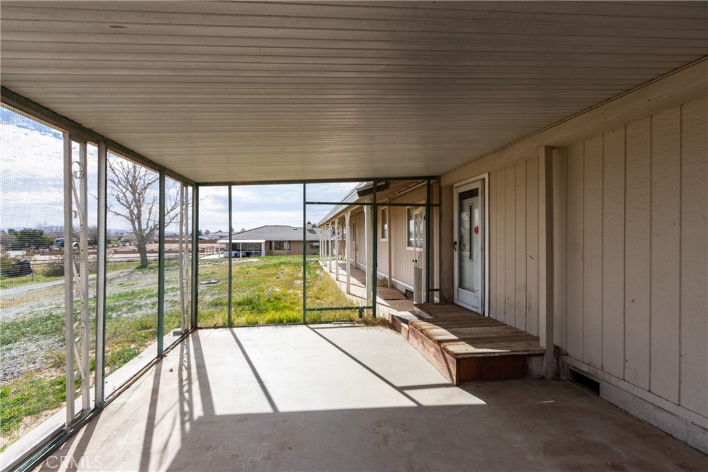 13920 Dos Palmas Road Victorville, CA 92392 - Photo 38 of 52