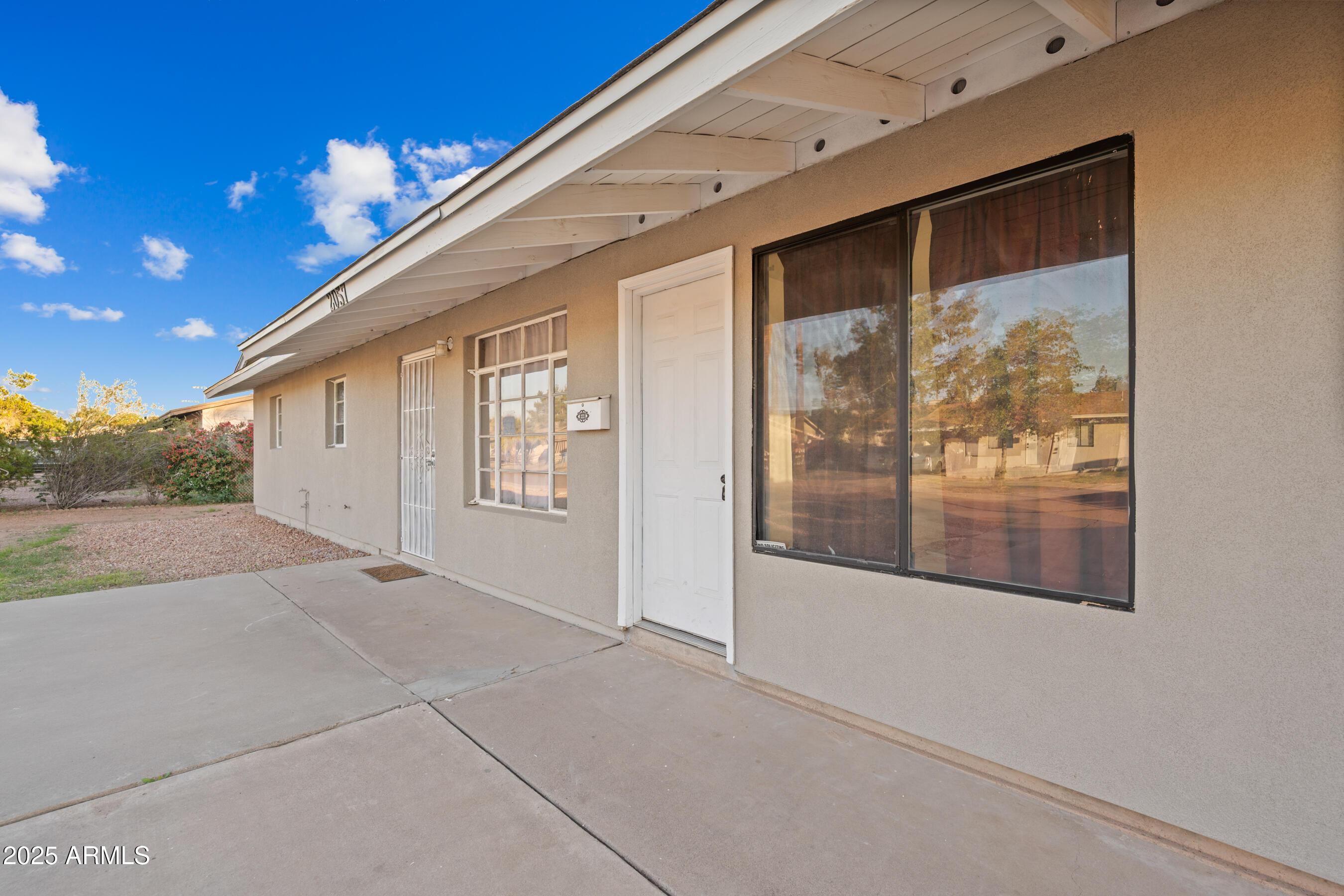 2057 East 10th Street Tempe, AZ 85281 - Photo 15 of 26 a view of an outdoor space with a large window