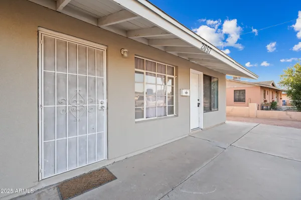 $1,950 | 2057 East 10th Street, Tempe, AZ 85281