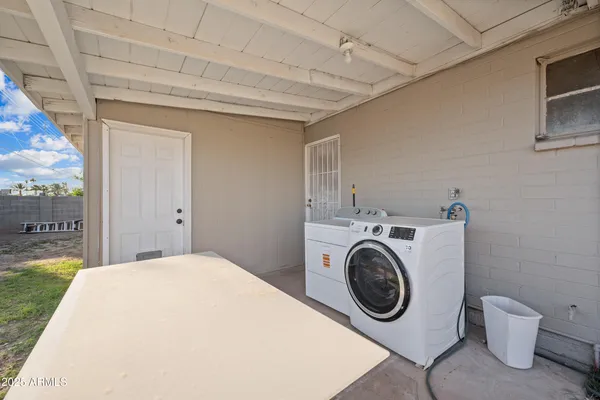 $1,950 | 2057 East 10th Street, Tempe, AZ 85281