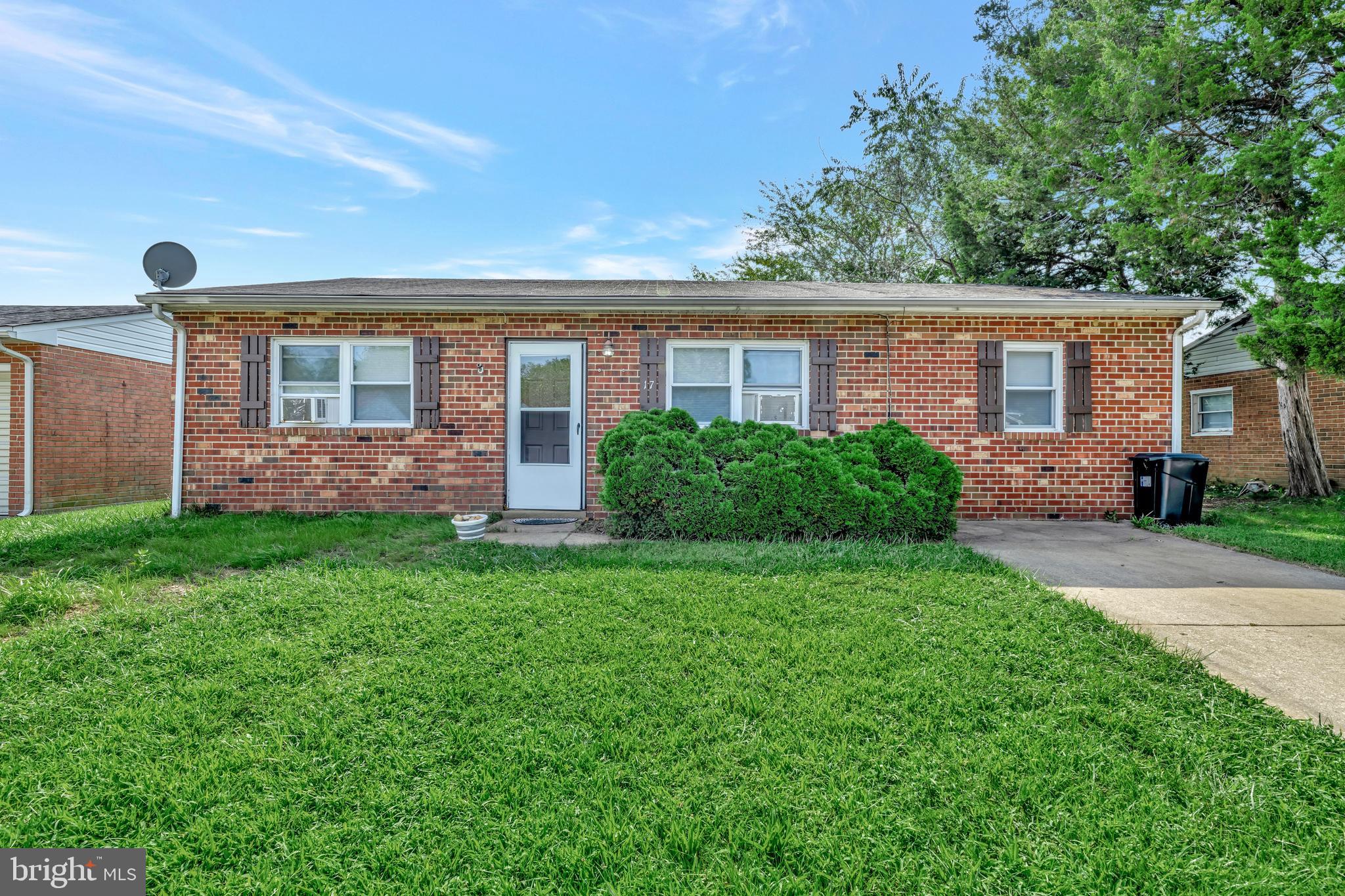 17 Defoe Cir  