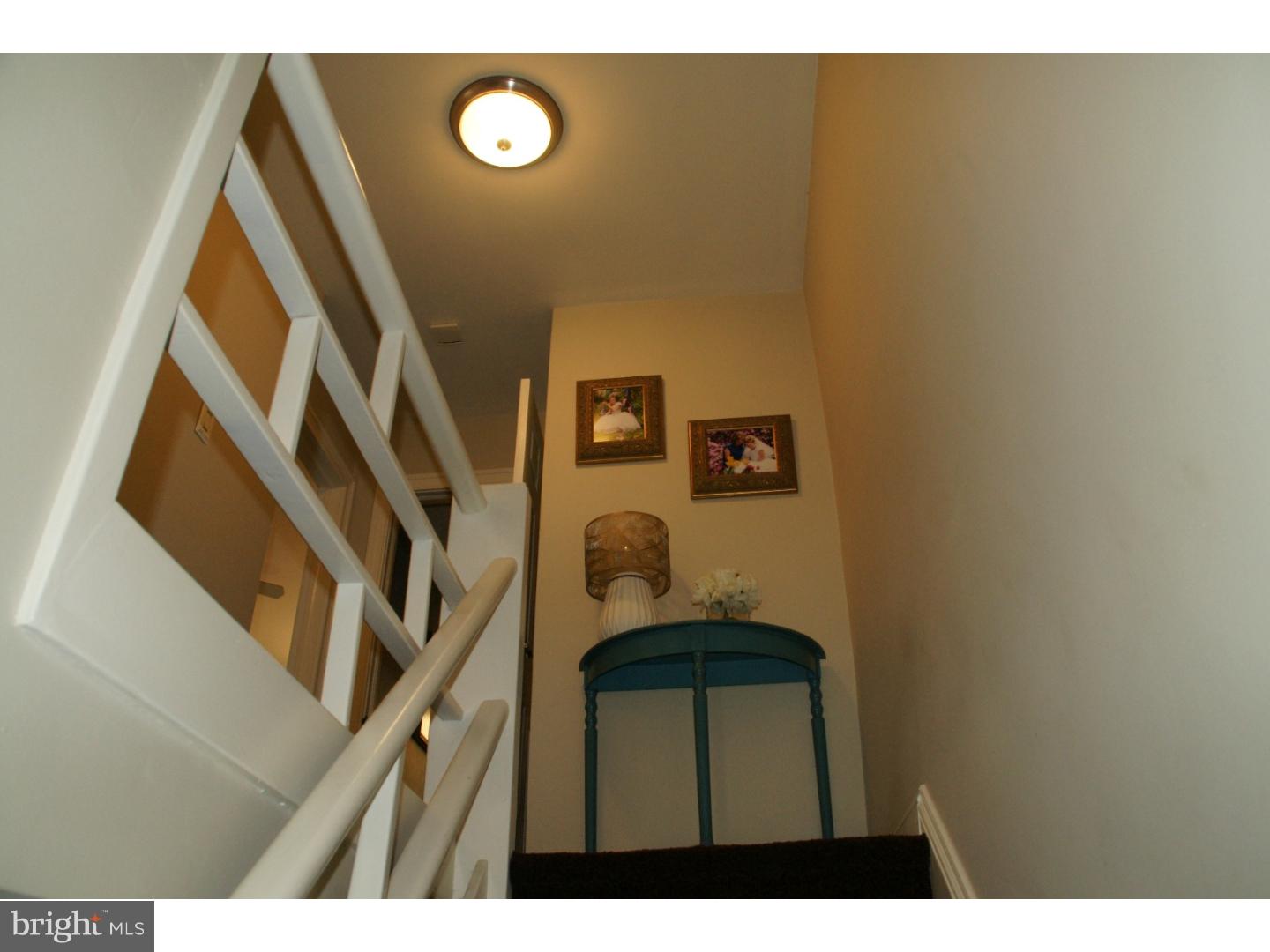 3226 Fordham Road Philadelphia, PA 19114 - Photo 11 of 23 Hallway