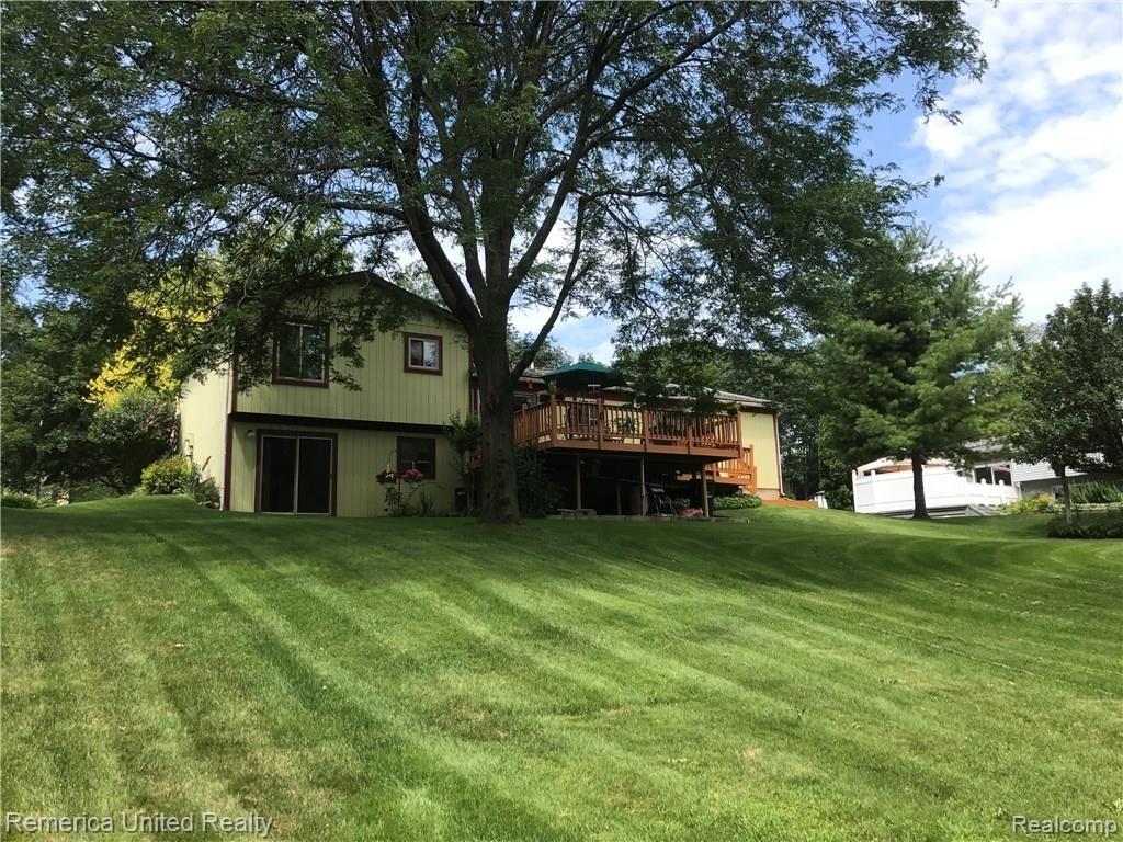 2384 Highfield Road Waterford, MI 48329 - Photo 6 of 30 IMG_1423.JPG
