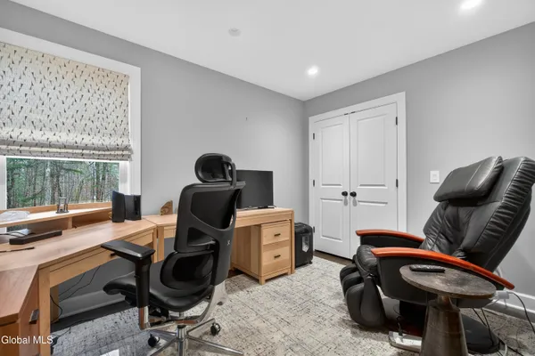 $949,900 | 10 Jennifer Lane, Ballston Spa, NY 12020