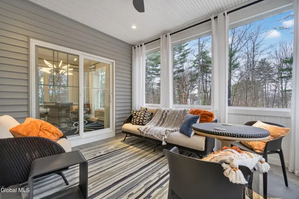 $949,900 | 10 Jennifer Lane, Ballston Spa, NY 12020