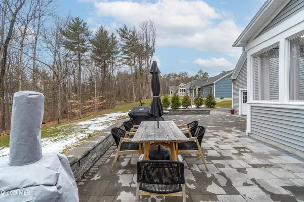 $949,900 | 10 Jennifer Lane, Ballston Spa, NY 12020