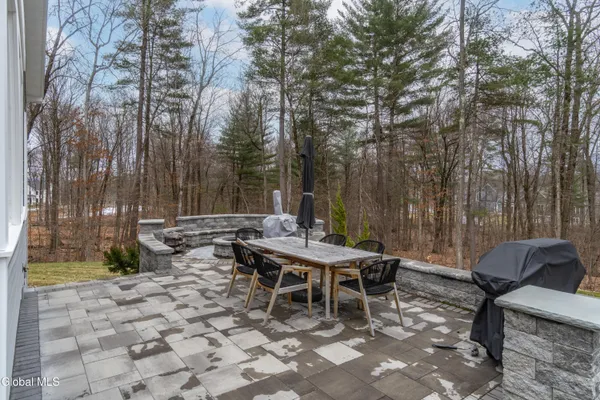 $949,900 | 10 Jennifer Lane, Ballston Spa, NY 12020