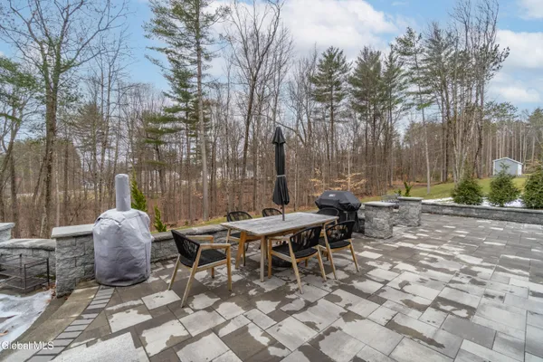 $949,900 | 10 Jennifer Lane, Ballston Spa, NY 12020