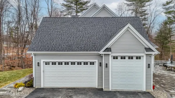$949,900 | 10 Jennifer Lane, Ballston Spa, NY 12020