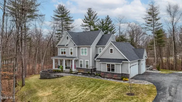 $949,900 | 10 Jennifer Lane, Ballston Spa, NY 12020