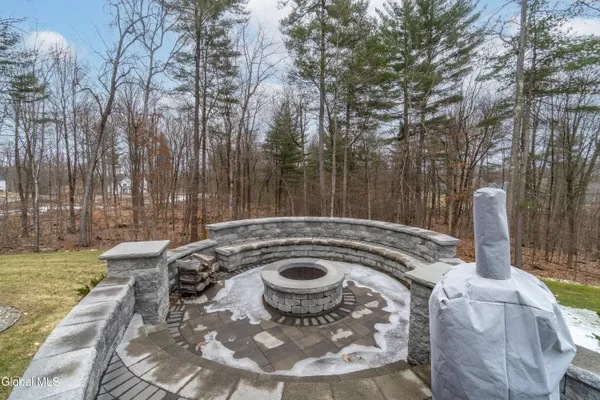 $949,900 | 10 Jennifer Lane, Ballston Spa, NY 12020