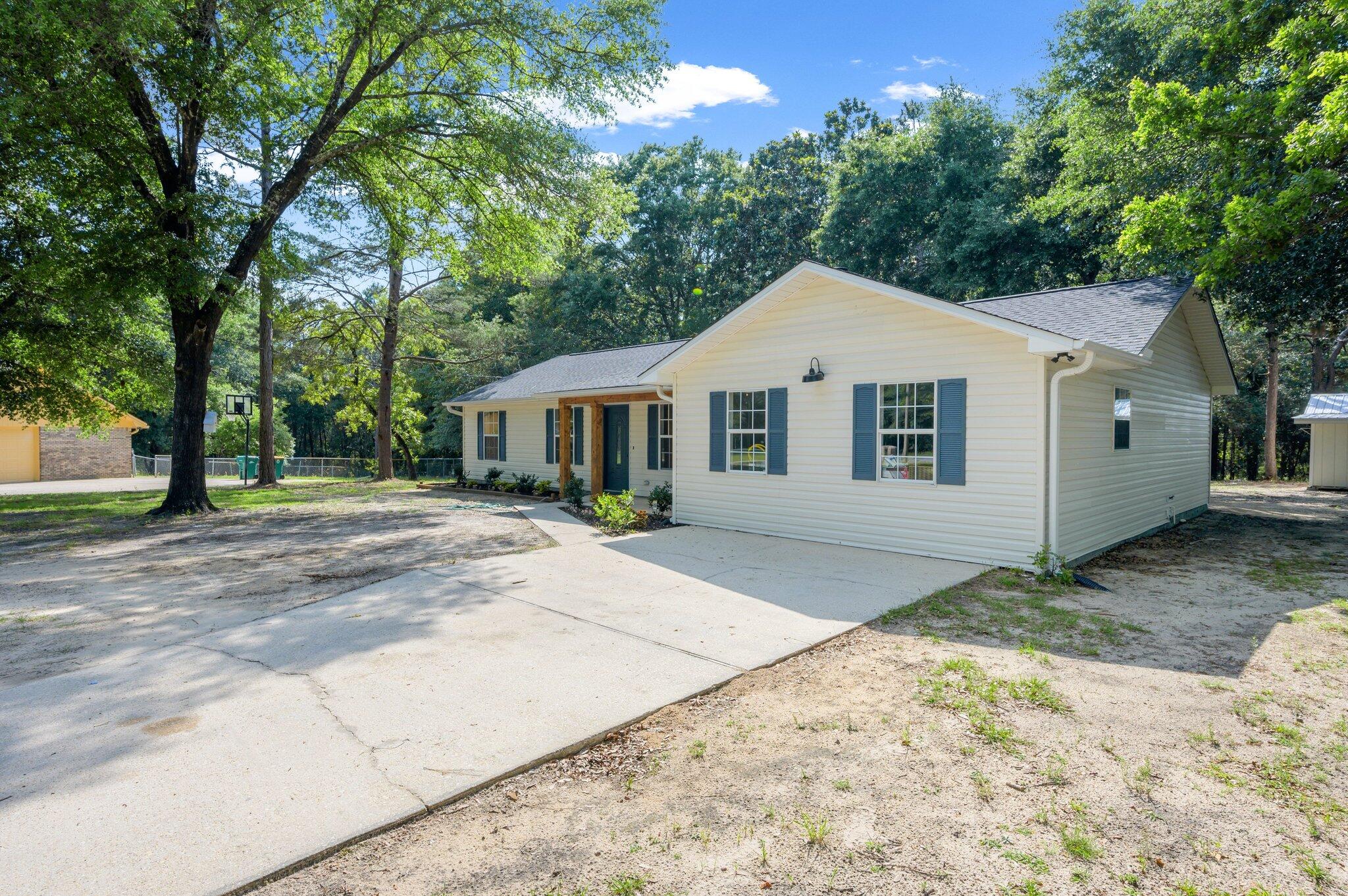 4744 Young Road Crestview, FL 32539 - Photo 3 of 41 3-web-or-mls-4744 Young Rd-03